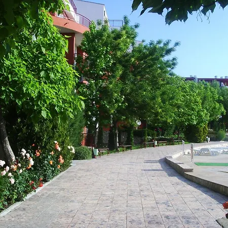 Апартамент Green Fort Studio *